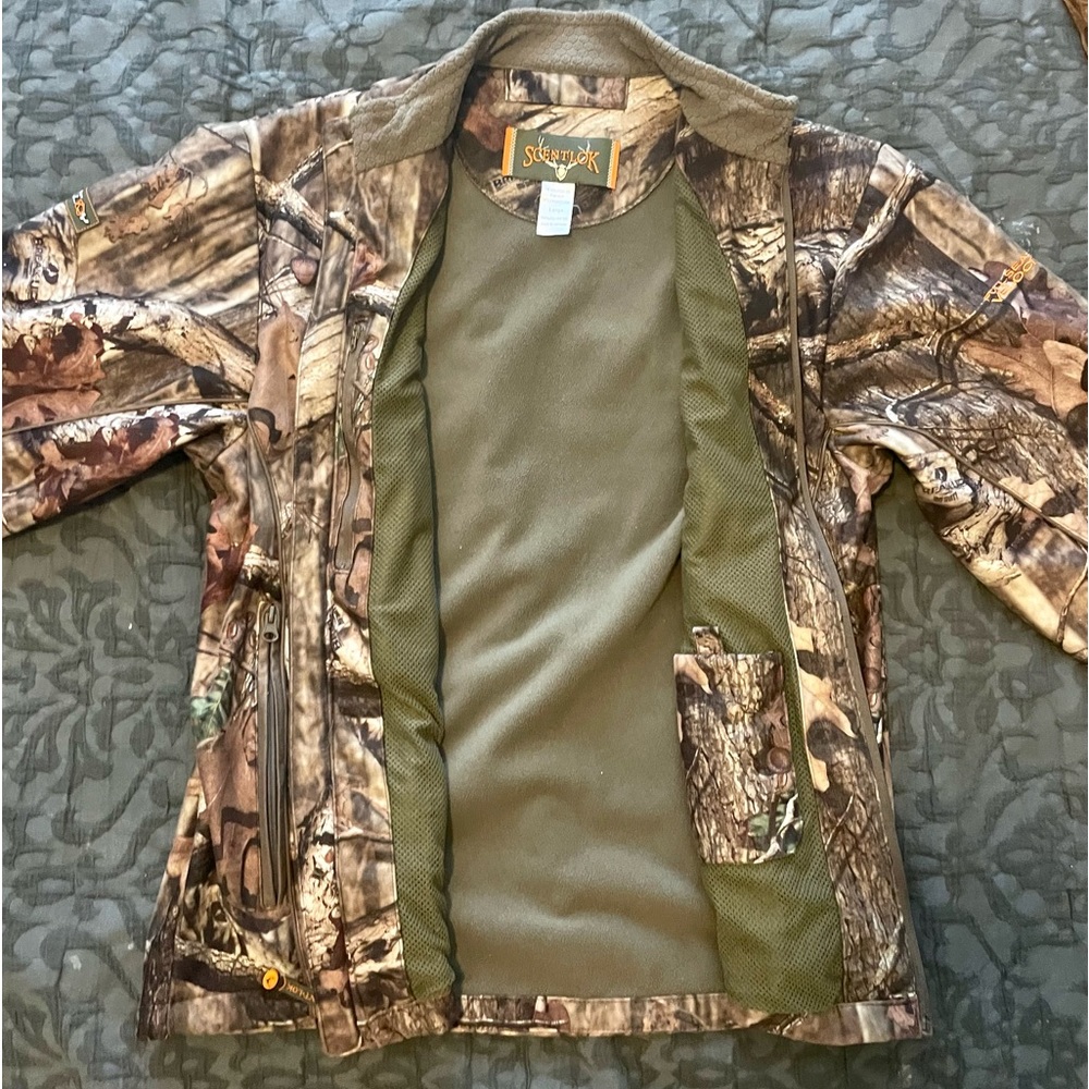 Scent-Lok full season velocity camo jacket size L. Like new.